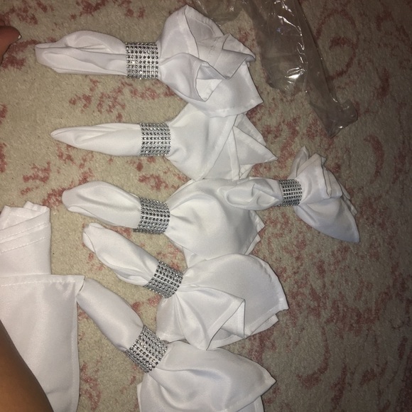 SOLD. Wedding/Party Items. - Picture 7 of 8